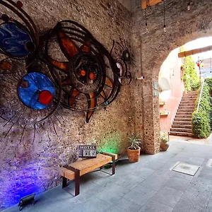 Hotel El Descanso Barrio Del Artista